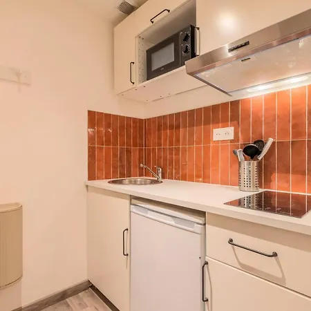 דירה Grand-place : Functional And Quiet !