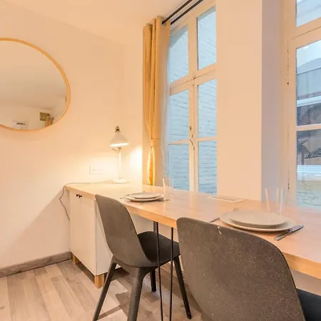 Grand-place : Functional And Quiet ! Апартаменты *